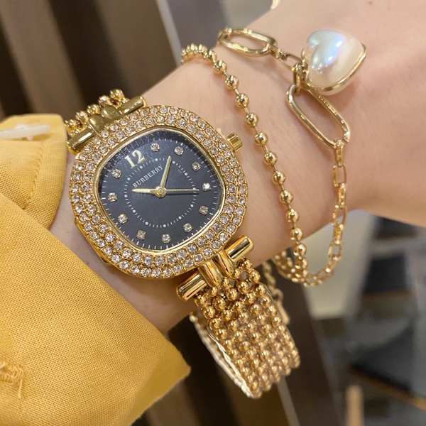 ブランド時計背面デザイン